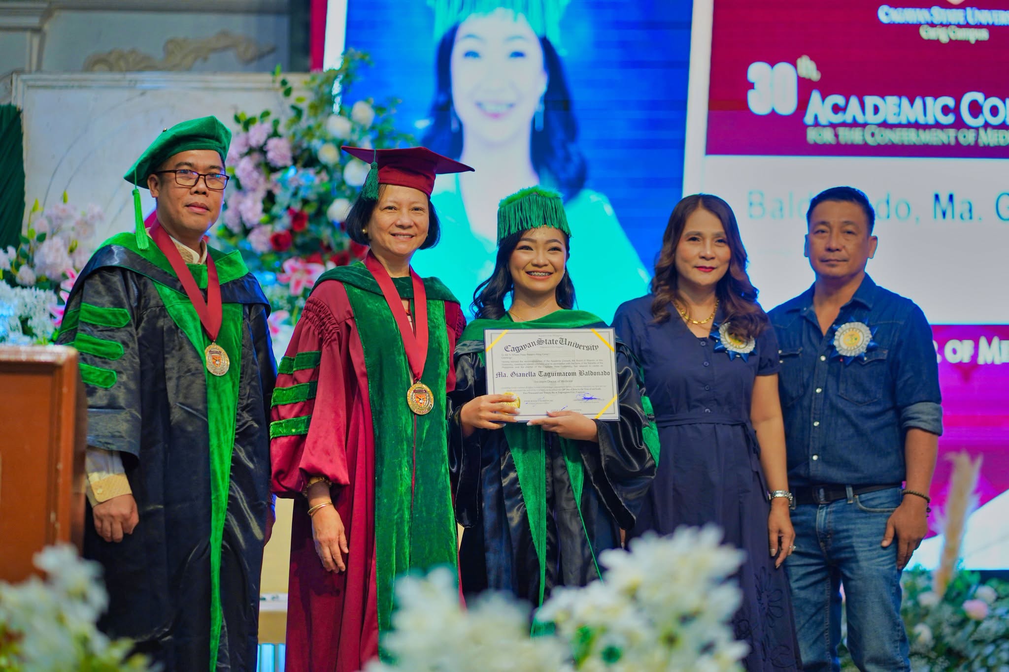 MEDICINE-GRAD-PHOTOSET photo 42